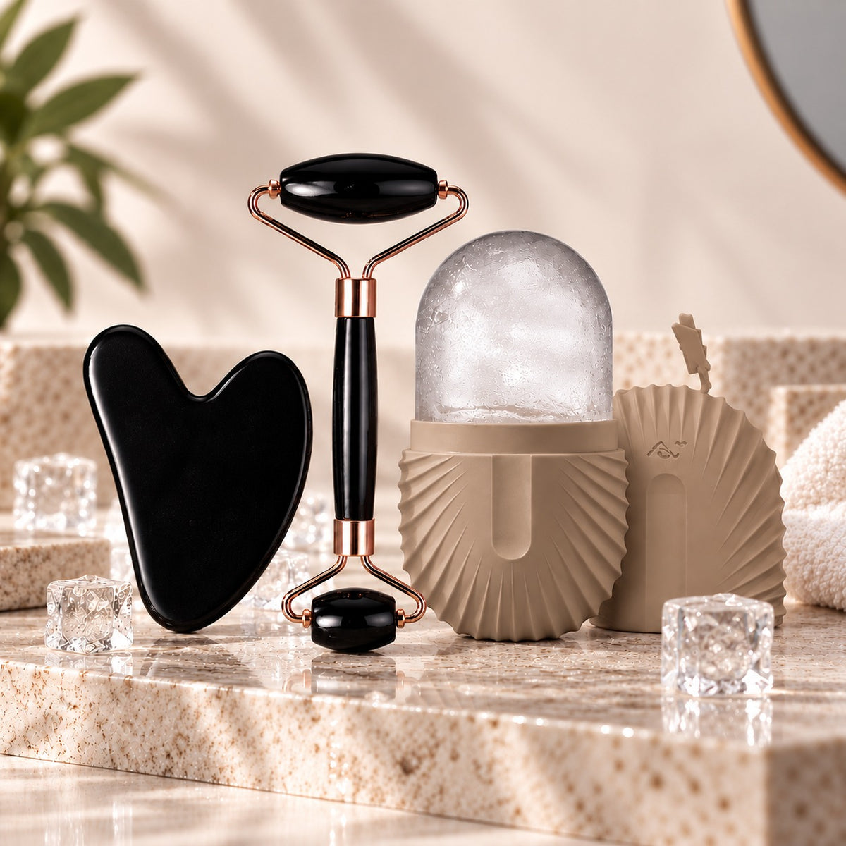 Pack Ritual de Belleza GLACÉ en color Beige: rodillo facial, gua sha y molde de hielo